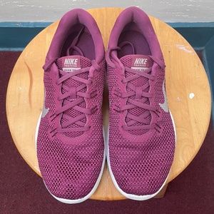 Nike Training Flex TR 7 - size 7.5